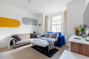 Spacious 1BD Flat 10 mins from Battersea Park!